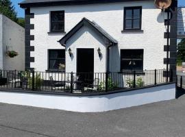 The Wee House, Omeath, hotel with parking in Ó Méith