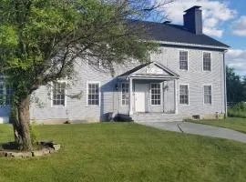 The Bond 1786 Inn