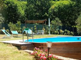 Villa con Piscina 10 Posti Letto, L'Oliveta Di Rivalto, vakantiehuis in Chianni