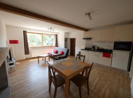 Appartement T2 40m2 avec extérieur 4 couchages, orlofshús/-íbúð í Saint-Bonnet-en-Champsaur