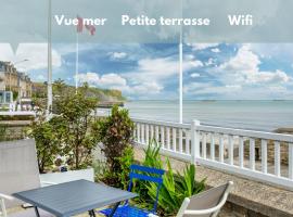 Appartement en front de mer avec terrasse et vue mer, khách sạn ở Arromanches-les-Bains