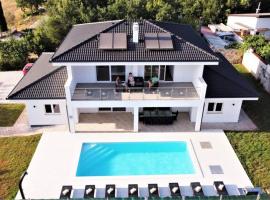 New Villa with Pool, počitniška hiška v Barbarigi