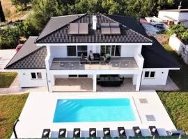 New Villa with Pool