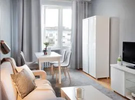 Close to everywhere, Parking ! Happy Apartment Old Town & Main Station