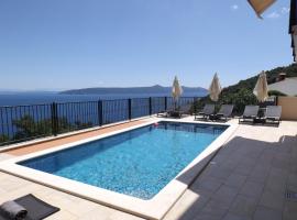 Apartments Villa Elma, 4-star hotel in Mošćenička Draga