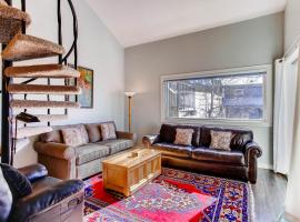 Amazing 2 Br With Balcony And Views Condo, hotel v destinaci Crested Butte