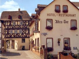 Altes Tor, hotel with parking in Filsen