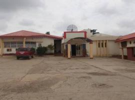 Ade Super Hotel-Royal Deluxe, hotelli Akuressa