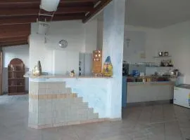Room in BB - Spacious triple room a stones throw from the sea