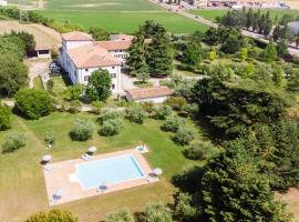 AGRITURISMO COLOMBARE TEBOI, hotel em Lazise