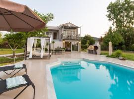 Seaview Villa Fivos with private pool by Lefkadastay: Lefkada şehrinde bir ucuz otel