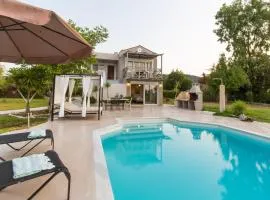 Gyra Villas - Seaview Villa Fivos with private pool