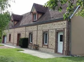 Gîte spacieux en pleine campagne avec grand terrain, équipements de loisirs et confort moderne - FR-1-581-59