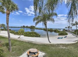 Modern Waterfront Hudson Condo with Resort Pool!, loma-asunto kohteessa Hudson