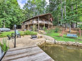 Pet-Friendly Cabin with Dock on Lake Martin!, hotel a Jacksons Gap