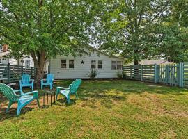 The Blue Crab Cottage - 3 Blocks From The Beach!, holiday home in Colonial Beach
