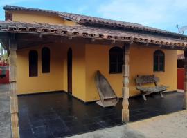Residencial Gaivotas 40m da praia Nova vicosa, parkimisega hotell sihtkohas Nova Viçosa