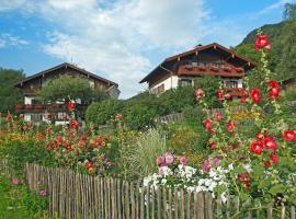 Gästehaus Koyerbauer Boardinghouse, feriegård i Aschau im Chiemgau