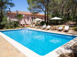 AldeaMia, Forest, mountain view, beach at 8 min, hotel familiar en Vilanova d'Escornalbou