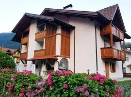 Top Floor Duplex Appartment, Carisolo, TN