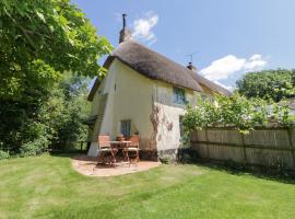 The Hideaway at Burrow Hill, holiday home in Ottery Saint Mary