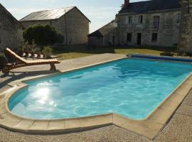 VALINIERE VILLAGE maison détente TENNIS ET PISCINE、Champigny-sur-Veudeの格安ホテル