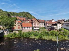 Hotel Grüner Baum - Melissone Italian Restaurant – hotel z parkingiem w mieście Weisenbach