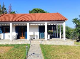 Two Bedroom Country House, hotel in Magoúla