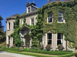 Tinakilly Country House Hotel, hotel v destinaci Rathnew