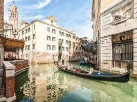 Casanova Fenice - Canal View