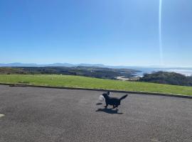 Wild Atlantic Way Beach Cove View Ballyara, hotell i Killybegs