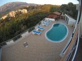 Belvedere Apartments with Seaview