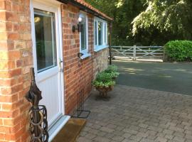 Crossways Self-Catering Cottage - Self Contained, casa o chalet en East Ravendale