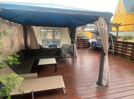 Ferienwohnung mit Terrasse – hotel w mieście Aue