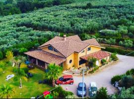 B&B Villa Molinari Restaurant e Baby Park, ξενοδοχείο σε Campagna