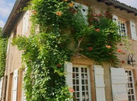 LE CARGE D’ARLAY, bed & breakfast i Charnay-lès-Mâcon