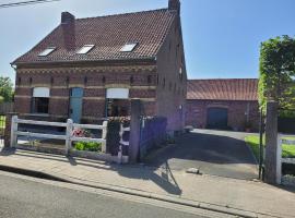 vakantiewoning hoeve 'd oude scheure, hotel em Kortemark