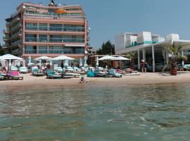 Beachfront Smart Homes by Marty's, hotel dekat Hanska Shatra Restaurant, Pantai Sunny