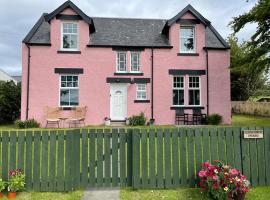 Arran School House - Blackwaterfoot, Isle of Arran, hotelli kohteessa Blackwaterfoot