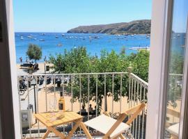 Beachfront SUITE with balcony and Breathtaking Sea Views in CADAQUES center