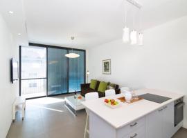 Hilton Bay Apartment with Bedroom shelter