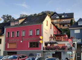 Gasthaus zum Fürstenberg: Oberdiebach şehrinde bir otoparklı otel