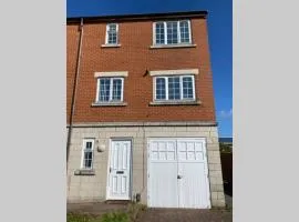 "Fishermans House" By Greenstay Serviced Accommodation - Large 4 Bed House With Parking - The Perfect Choice For Contractors, Families & Mixed Groups