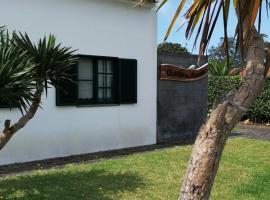 Quinta do Areeiro, hotel with parking in Horta