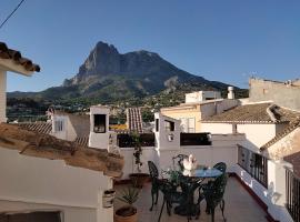 CASA RURaL BENIDORM FINESTRAT EL CAPRICHO, pet-friendly hotel in Finestrat