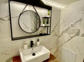 Modern Apartment in the heart Vol2