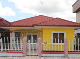 Compleet vrijstaand woonhuis Paramaribo, feriehus i Paramaribo