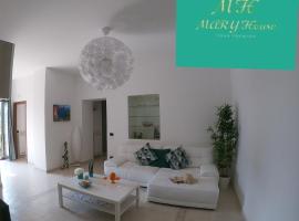 MARY HOUSE - grazioso appartamento con Garage, nyaraló Sant'Agnellóban
