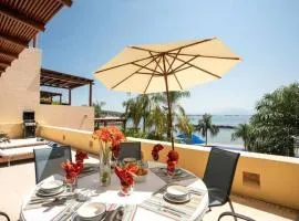 Casa del Caracol Feliz - Oceanfront luxury villa in Punta Esmeralda