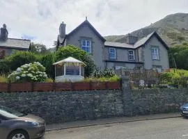 Stunning Sea view Immaculate 4-Bed family House